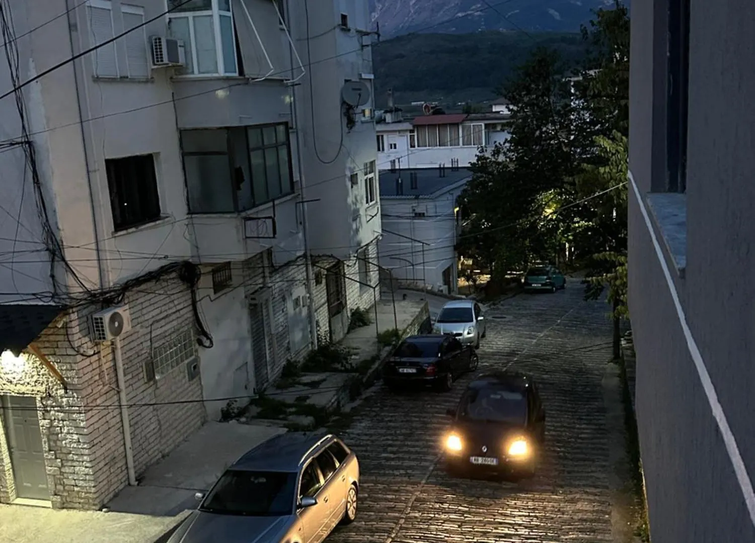 Lola'S Rooms Gjirokaster Hotel