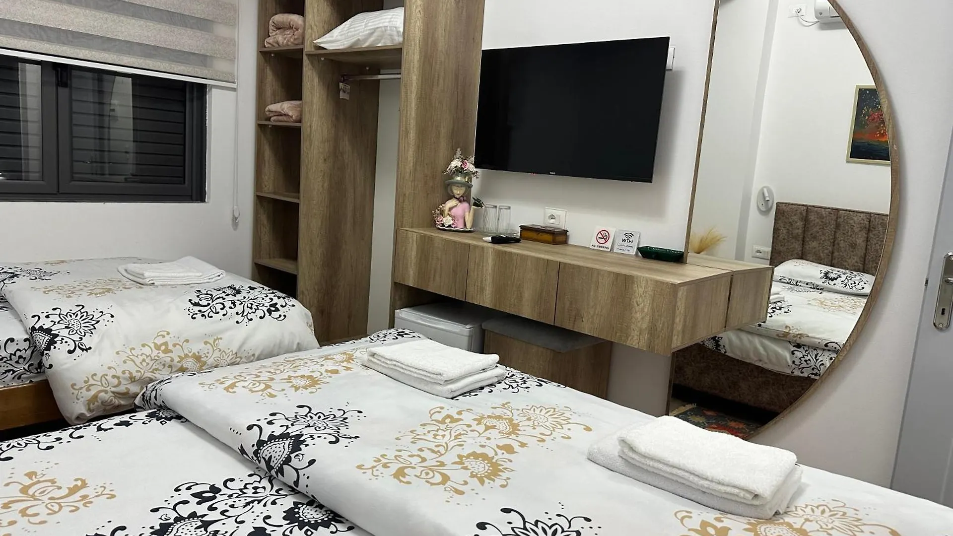 Hotell Lola'S Rooms Gjirokastër