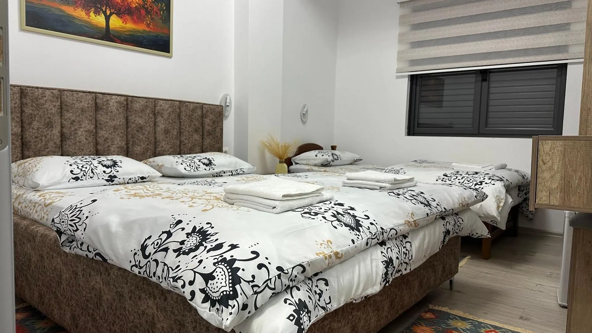 Hotel Lola'S Rooms Gjirokaster